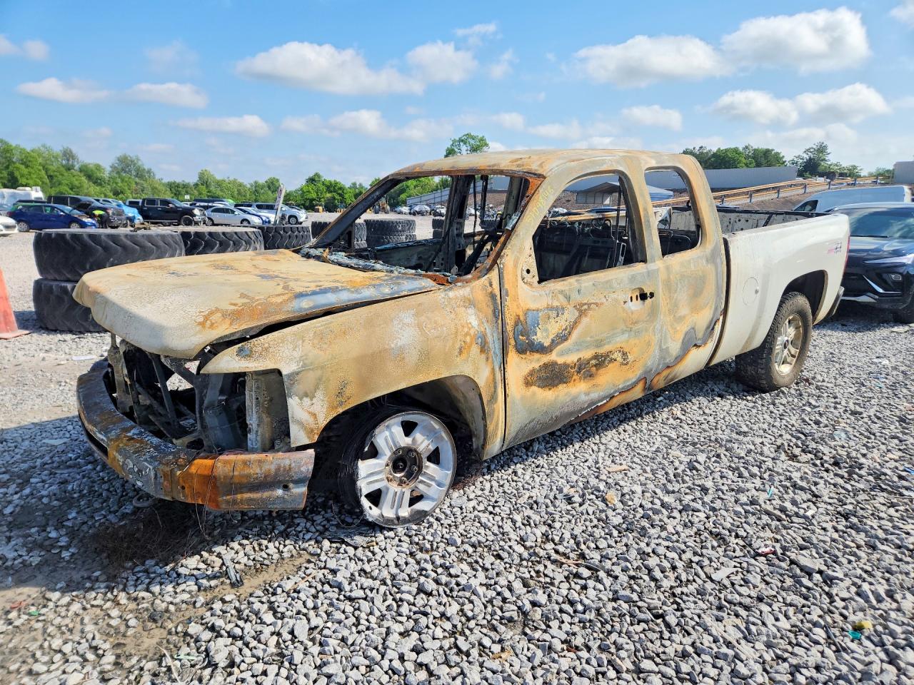 CHEVROLET SILVERADO 2011