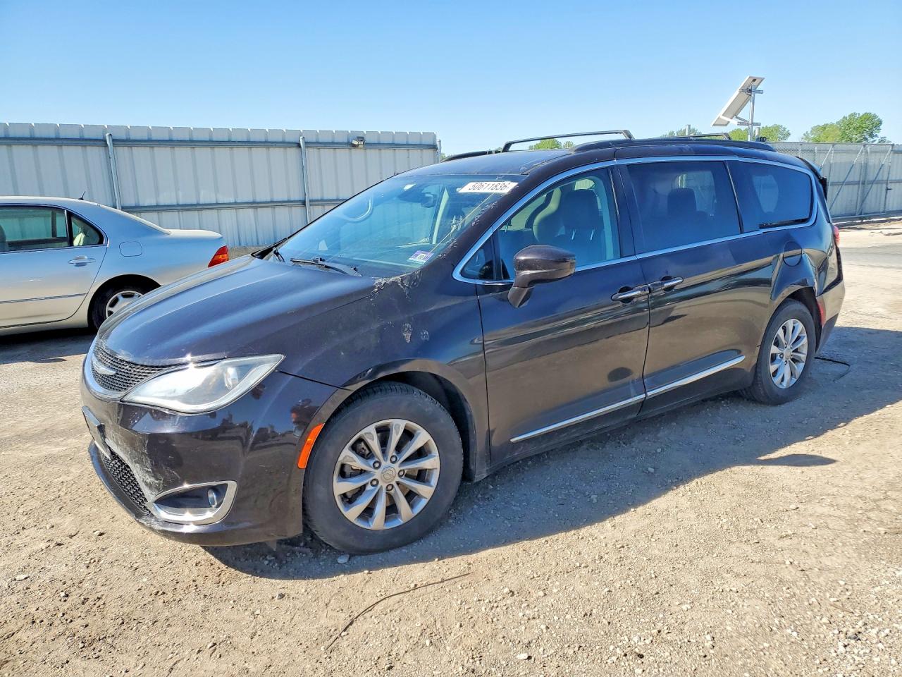 CHRYSLER PACIFICA 2017