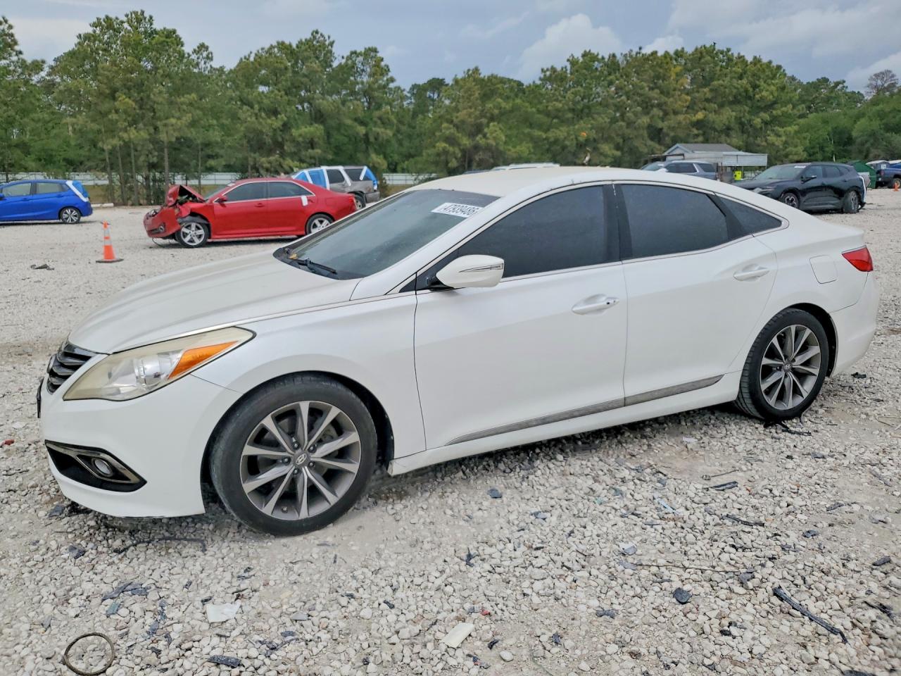 HYUNDAI AZERA 2015