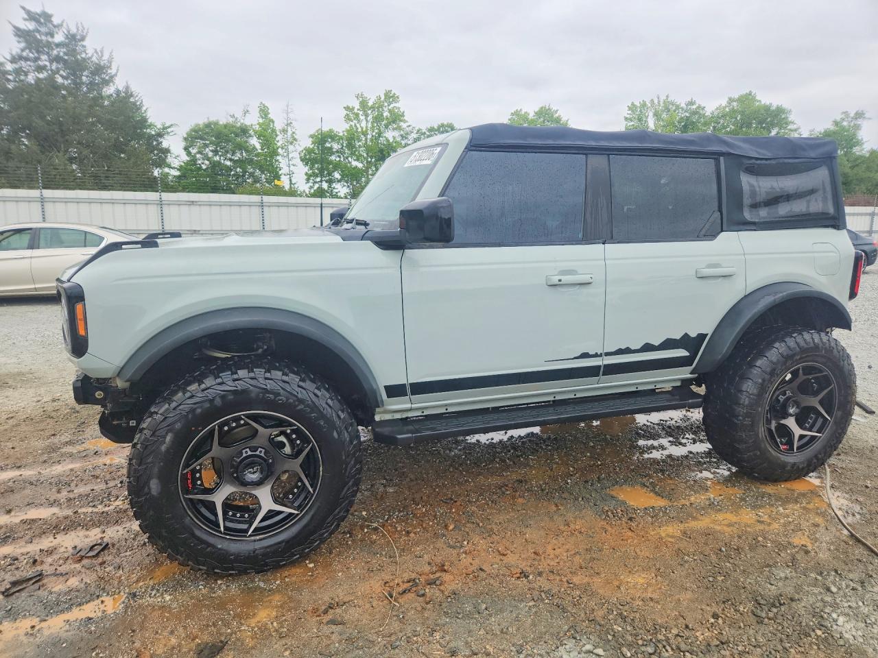 FORD BRONCO 2021