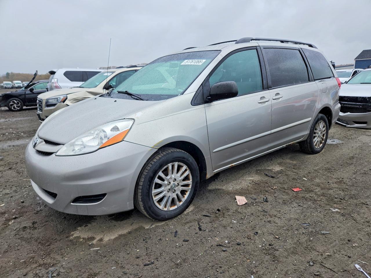 TOYOTA SIENNA 2010
