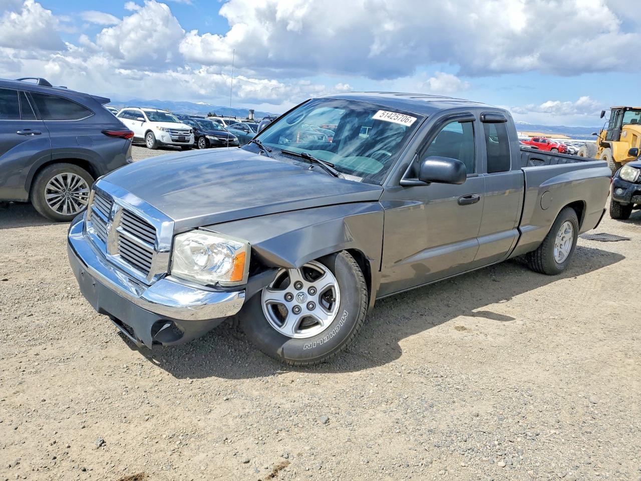 DODGE DAKOTA 2005