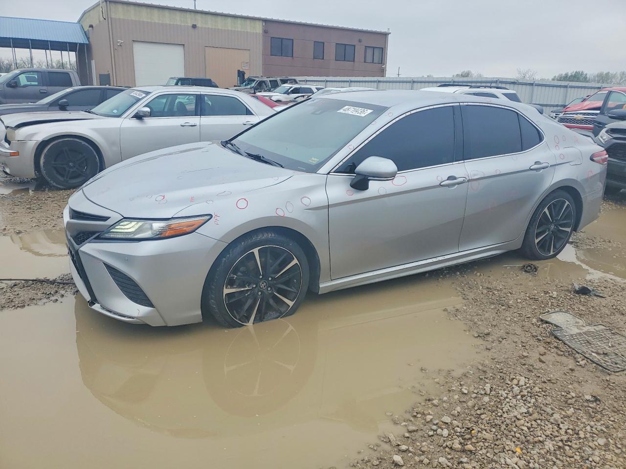 TOYOTA CAMRY 2018