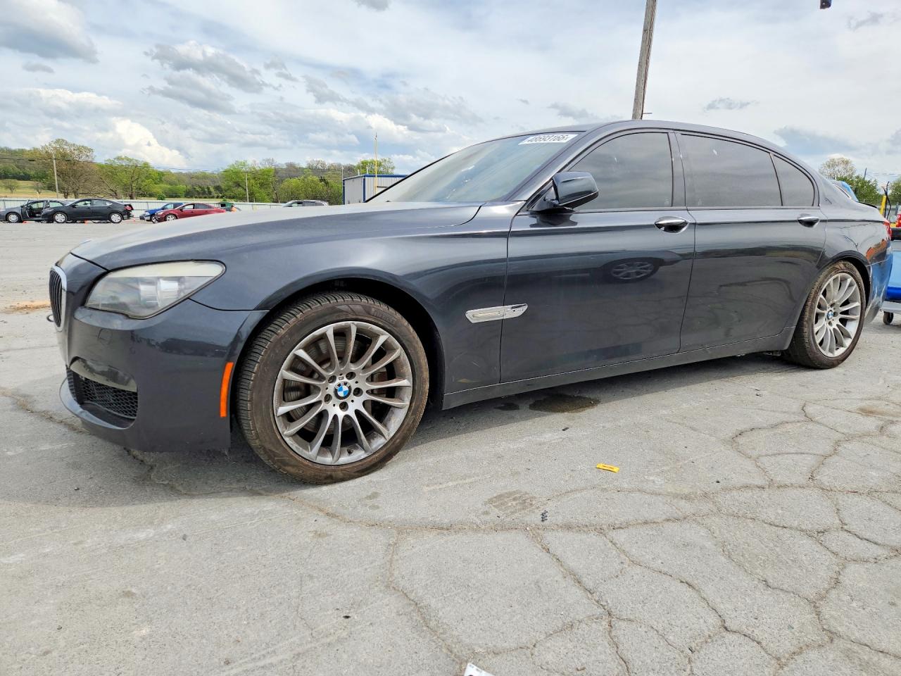 BMW 750 2011