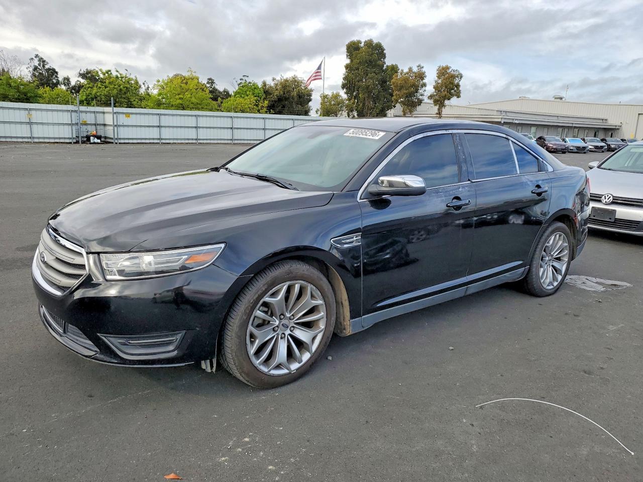 FORD TAURUS 2015