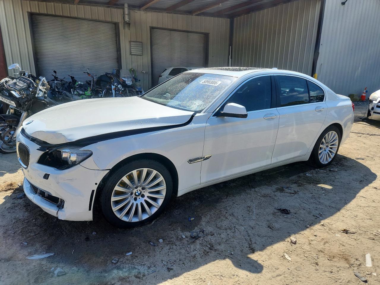 BMW 750 2012