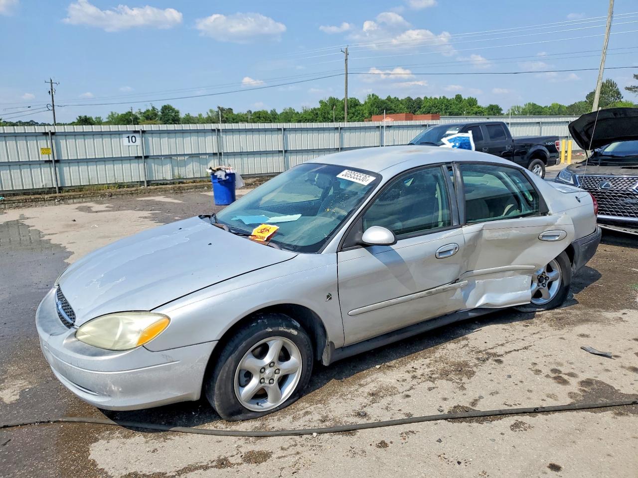 FORD TAURUS 2001