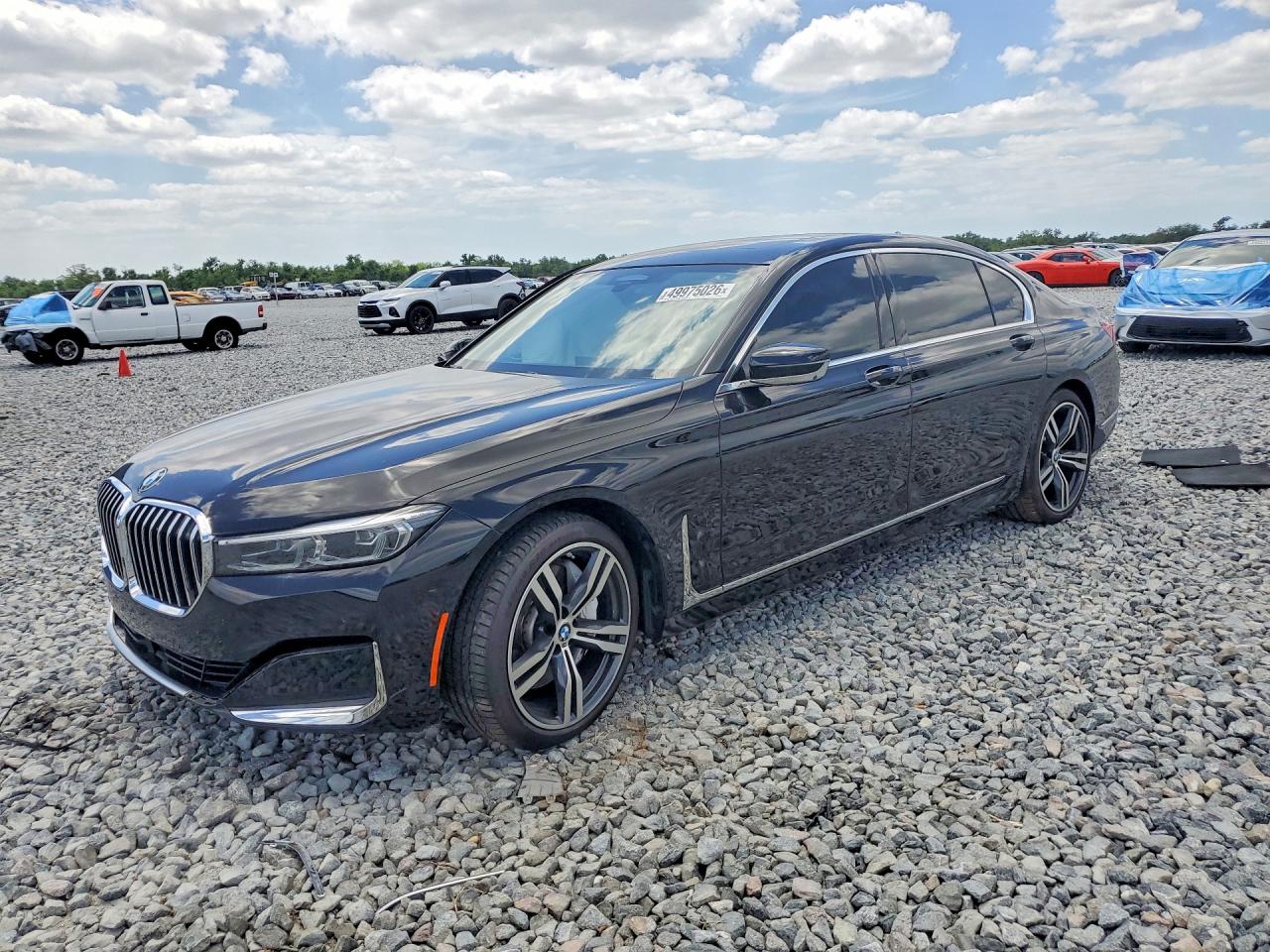 BMW 750 2021