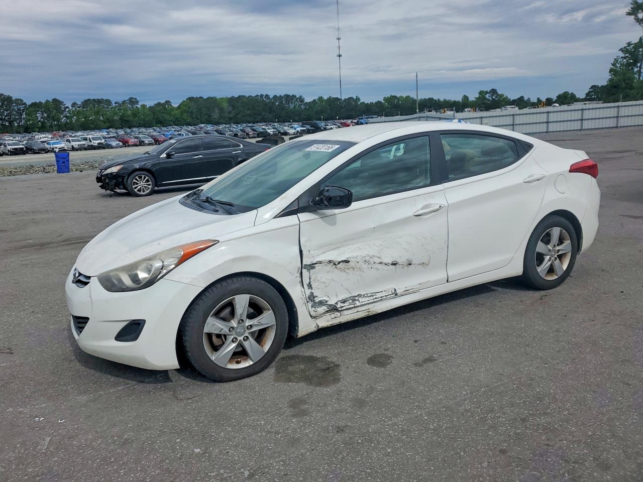HYUNDAI ELANTRA 2013