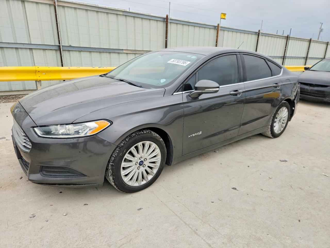 FORD FUSION 2016