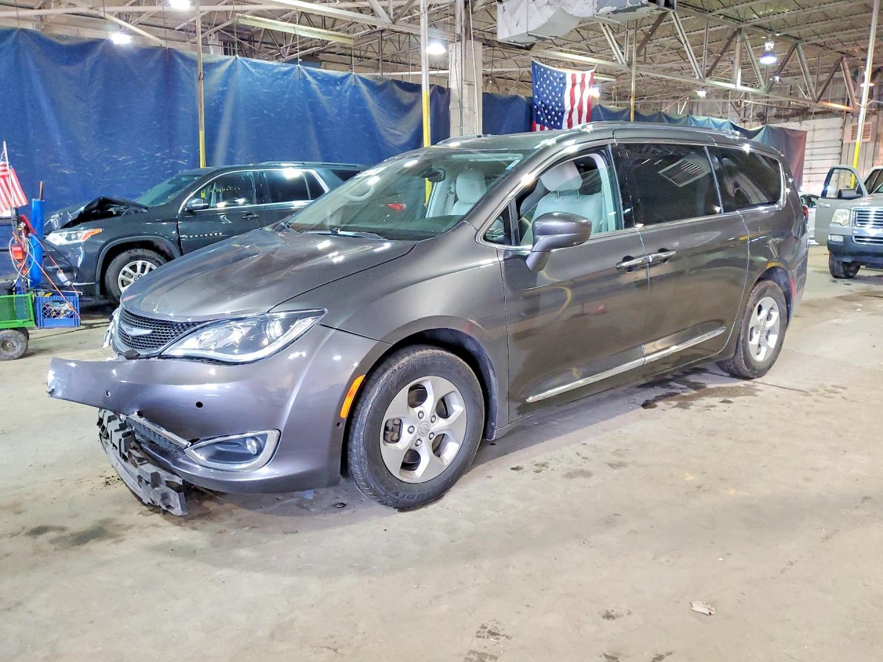 CHRYSLER PACIFICA 2017