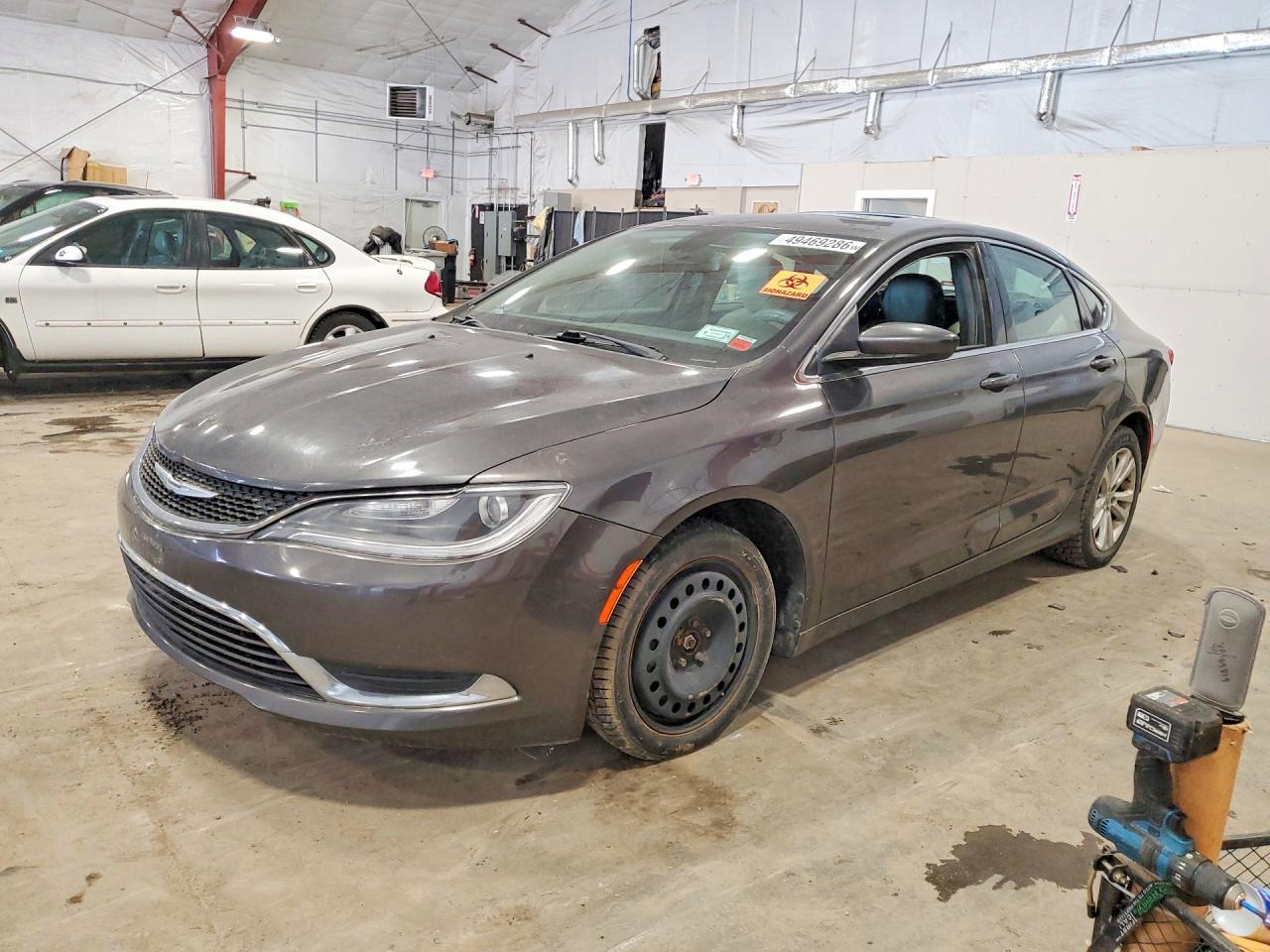 CHRYSLER 200 2015