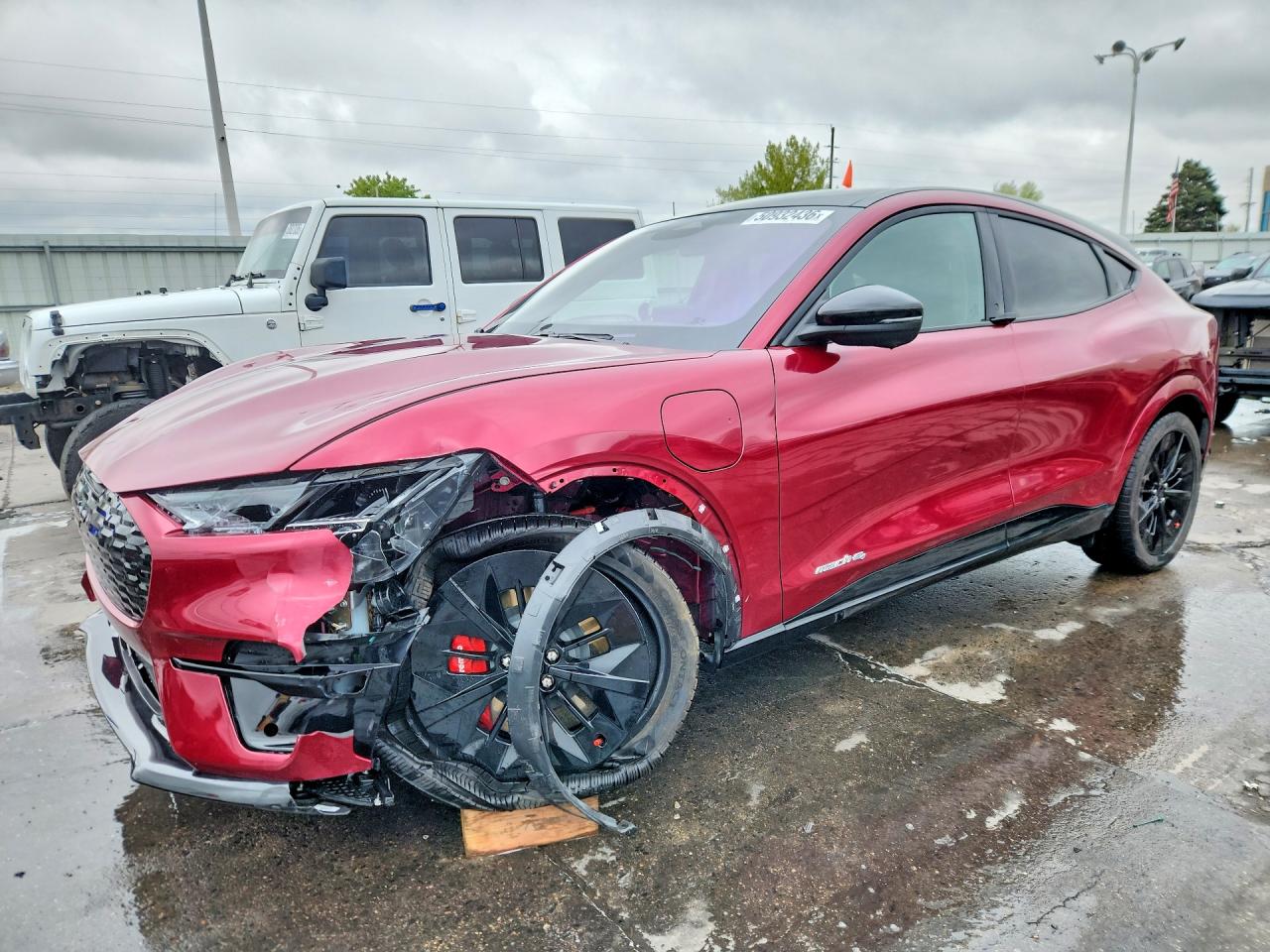 FORD MUSTANG MACH-E 2025