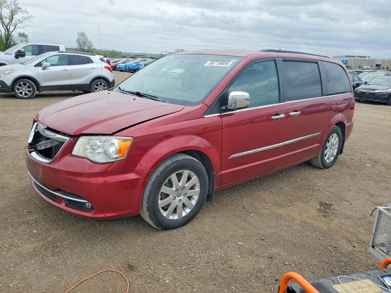 CHRYSLER TOWN & COUNTRY 2012