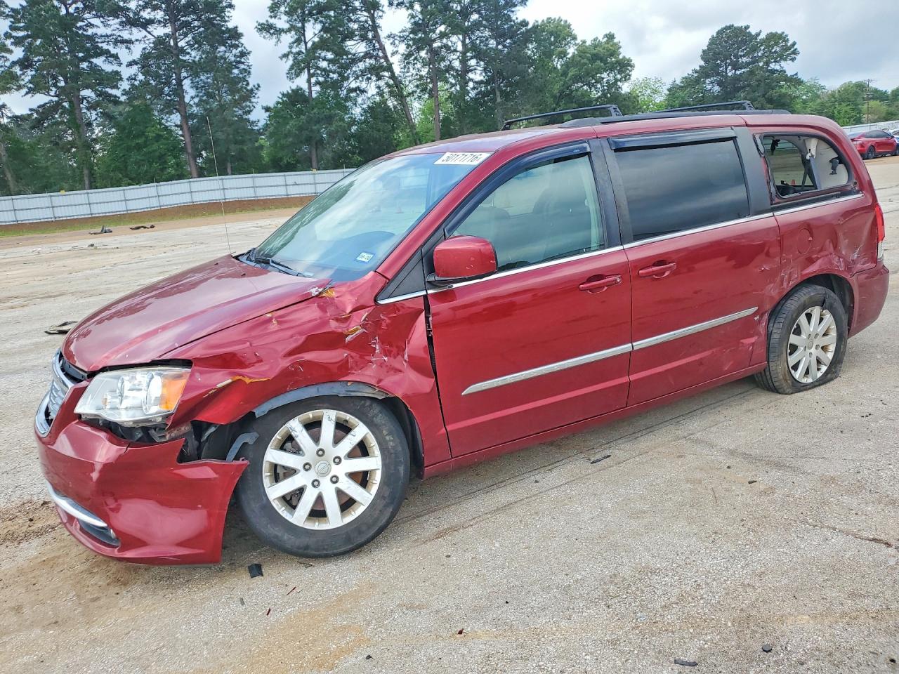 CHRYSLER TOWN & COUNTRY 2016
