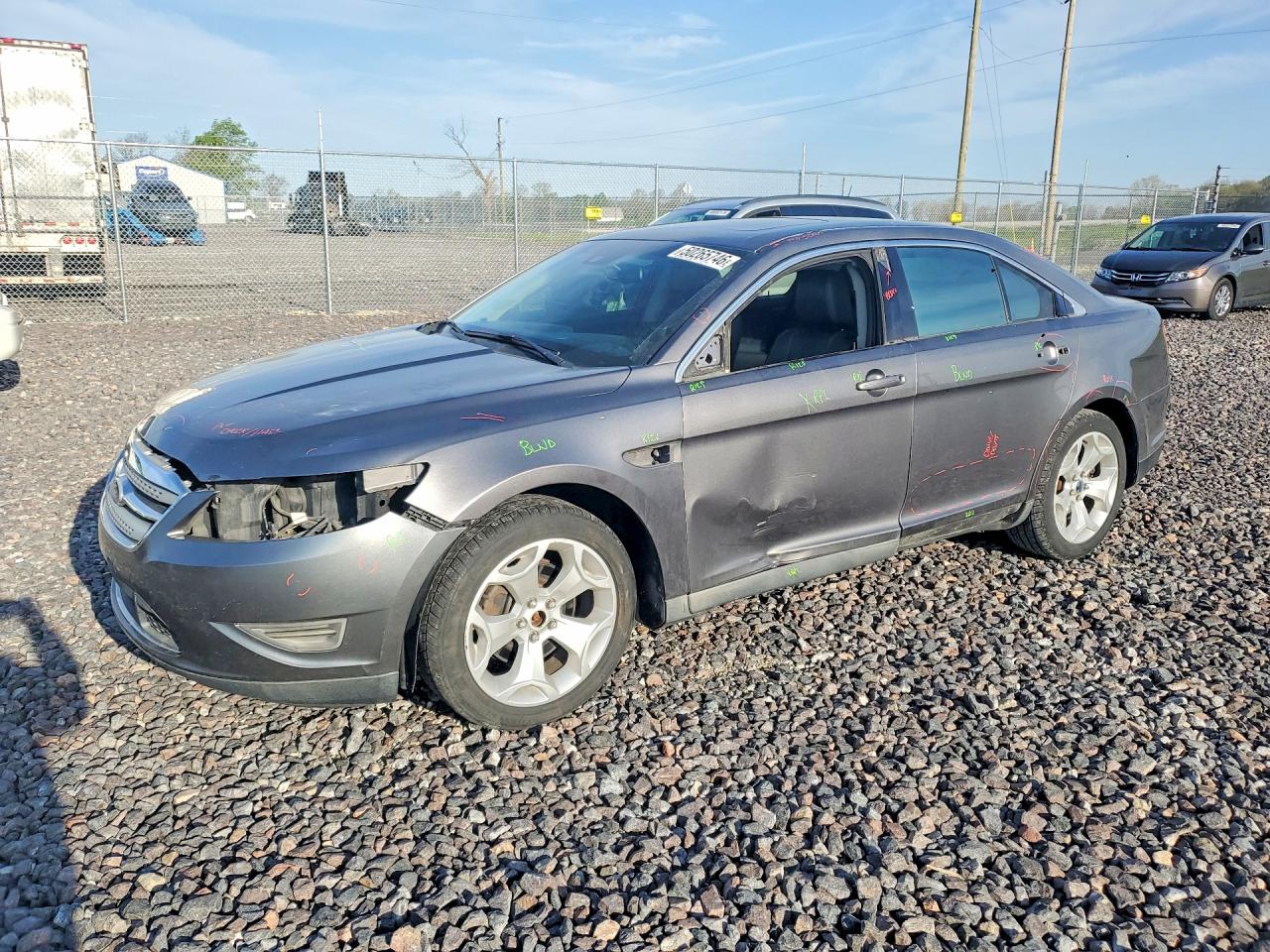 FORD TAURUS 2011