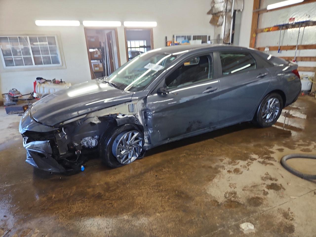 HYUNDAI ELANTRA 2024
