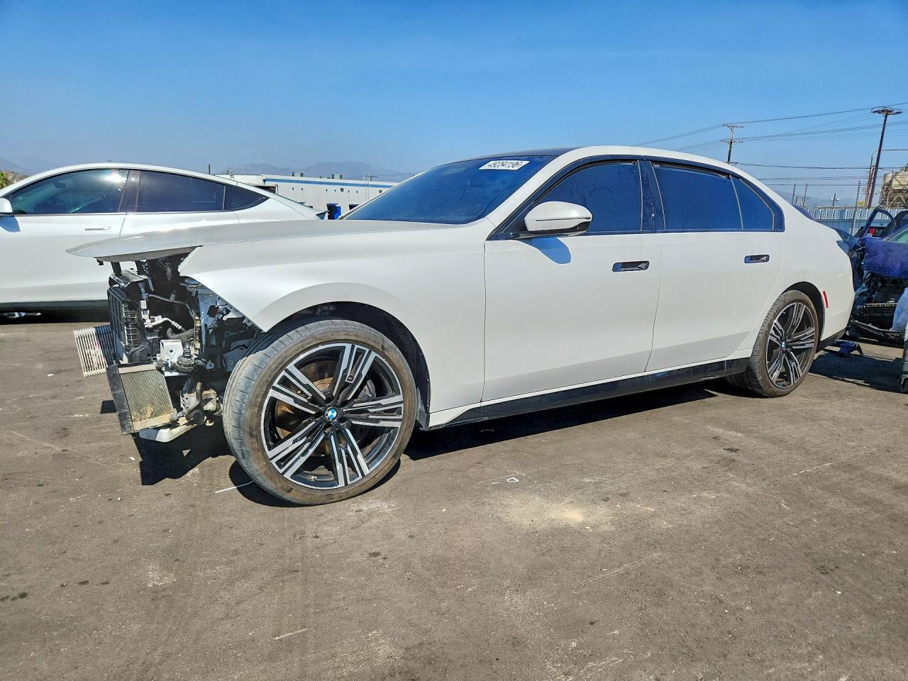 BMW 760 2024