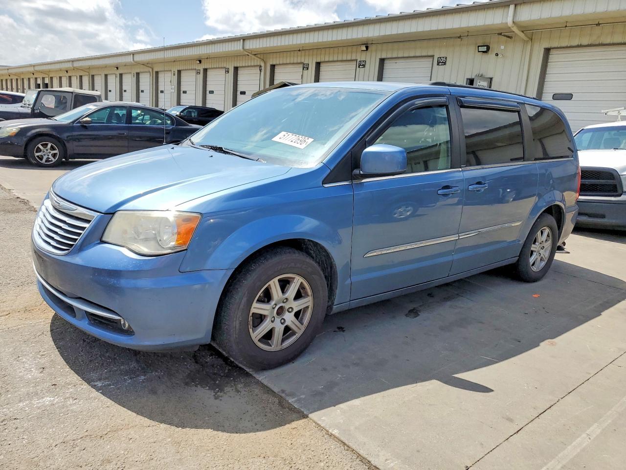 CHRYSLER TOWN & COUNTRY 2012