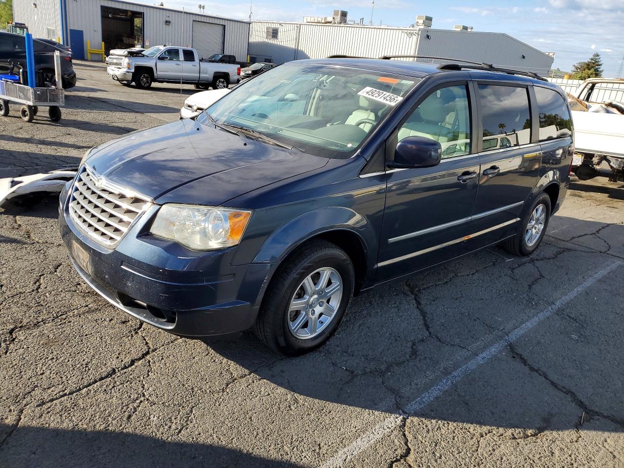 CHRYSLER TOWN & COUNTRY 2009