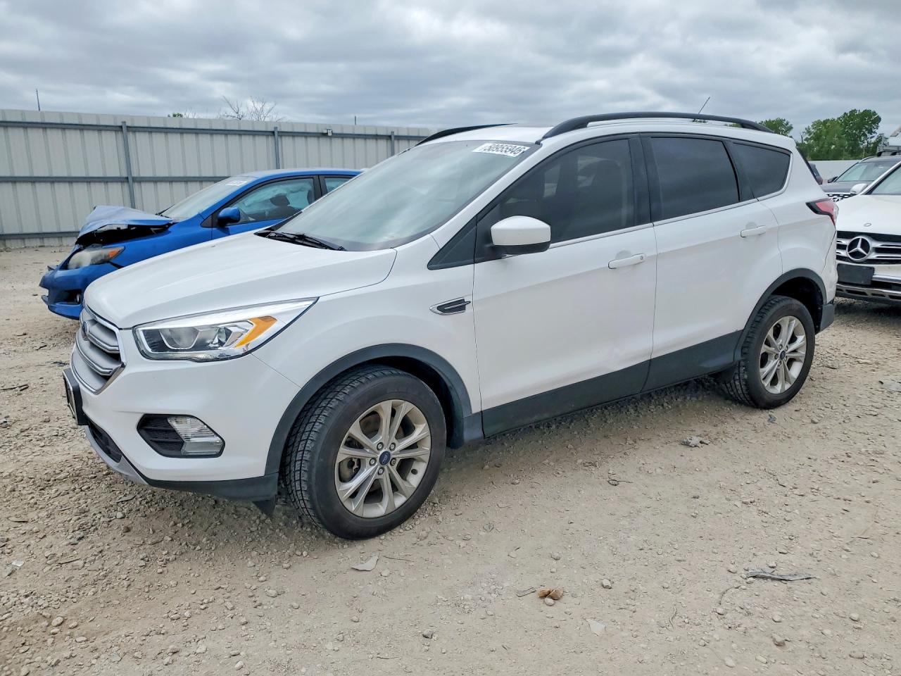 FORD ESCAPE 2017