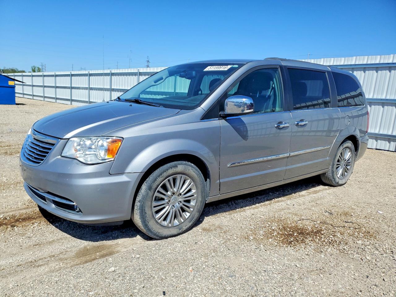 CHRYSLER TOWN & COUNTRY 2016