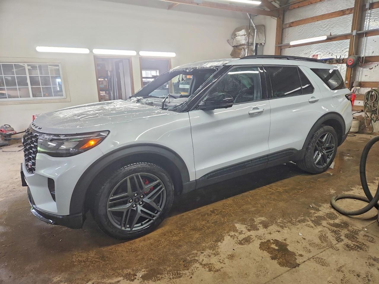 FORD EXPLORER 2026