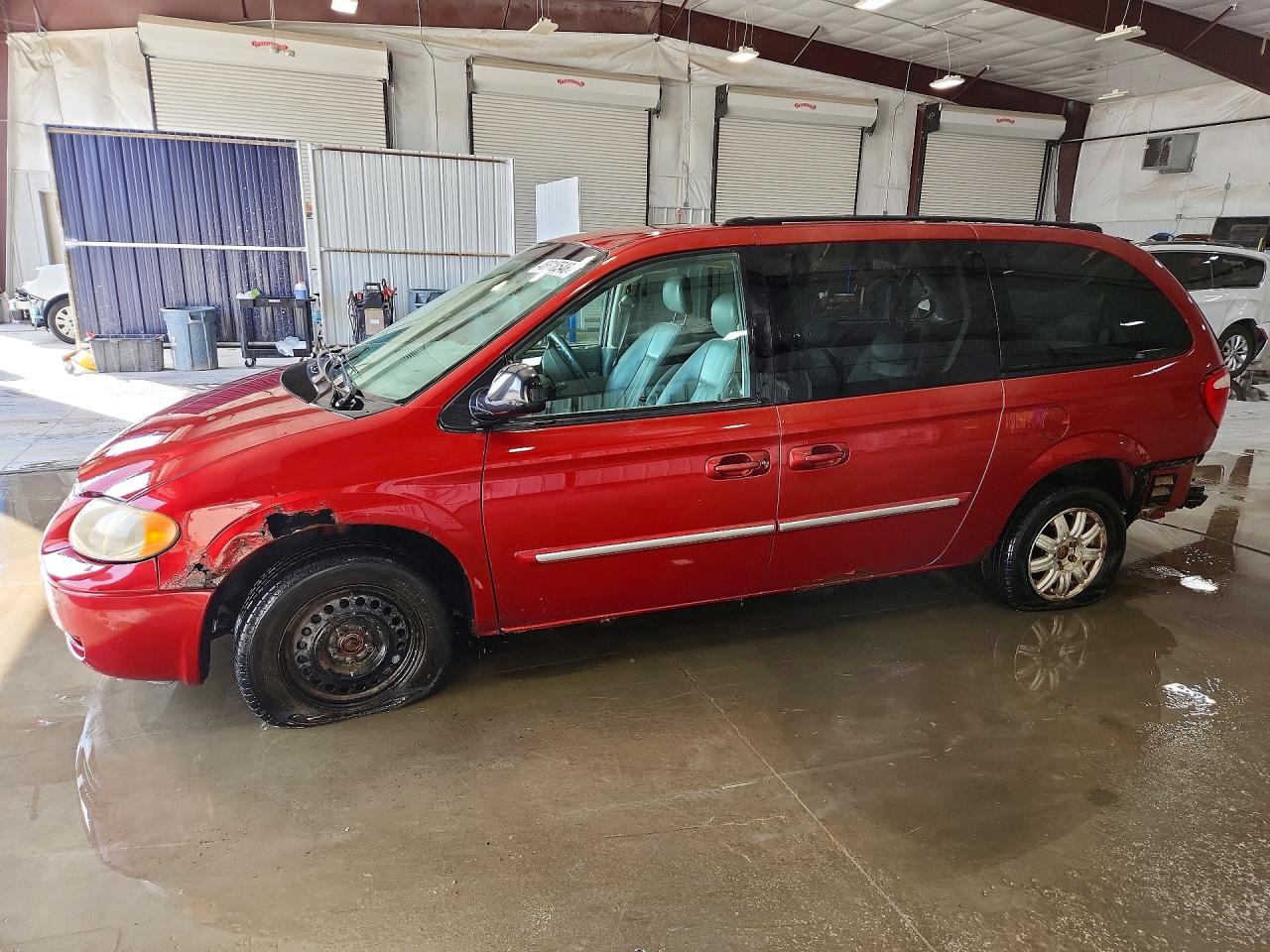 CHRYSLER TOWN & COUNTRY 2005