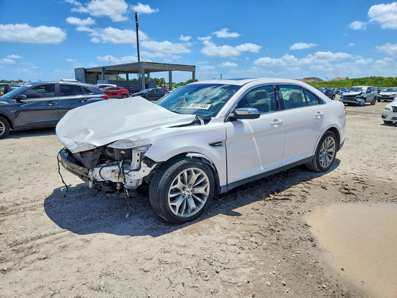 FORD TAURUS 2019