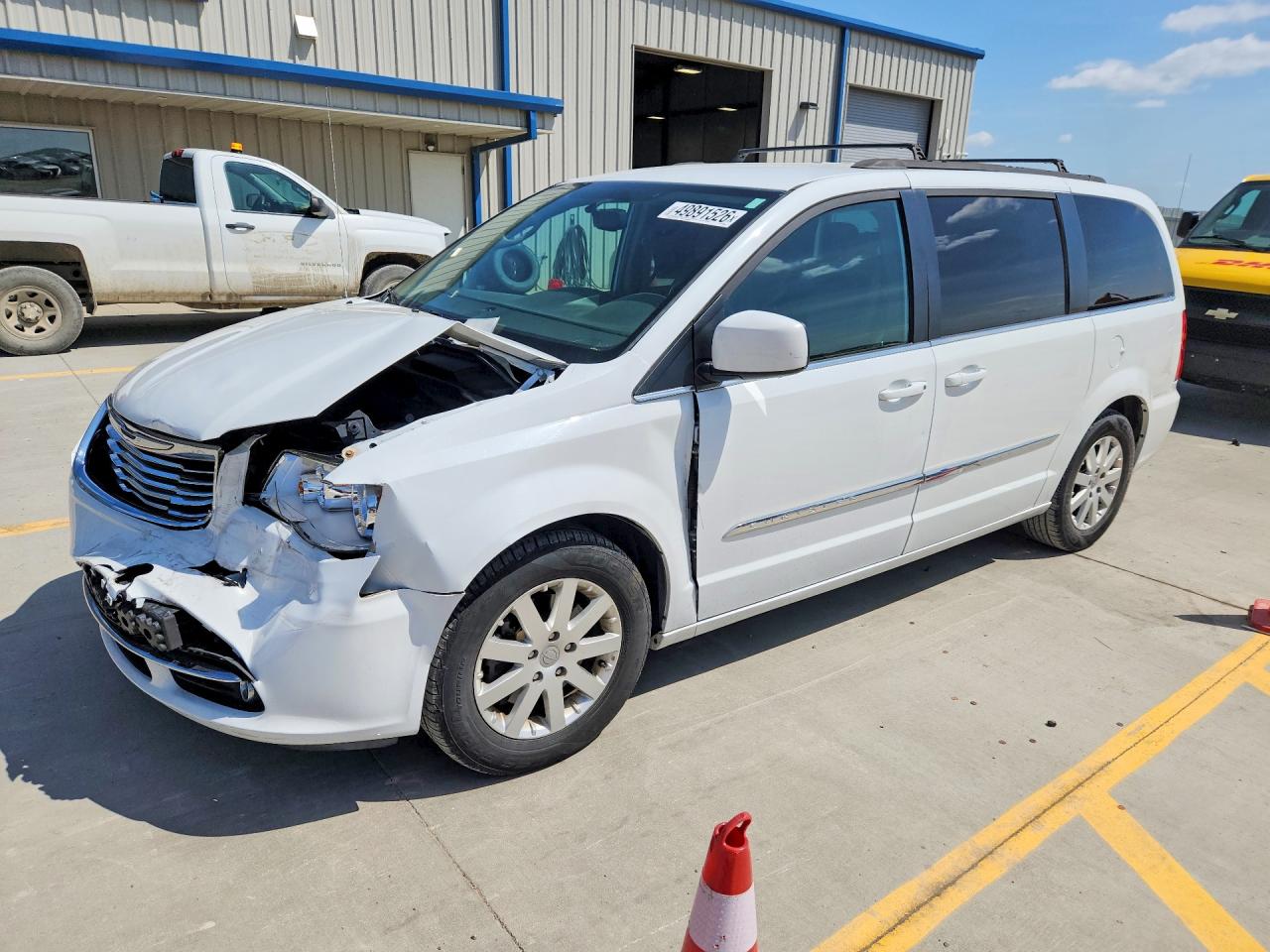 CHRYSLER TOWN & COUNTRY 2016