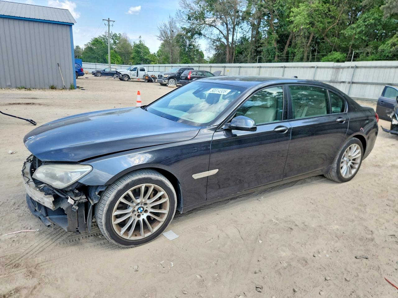 BMW 750 2014