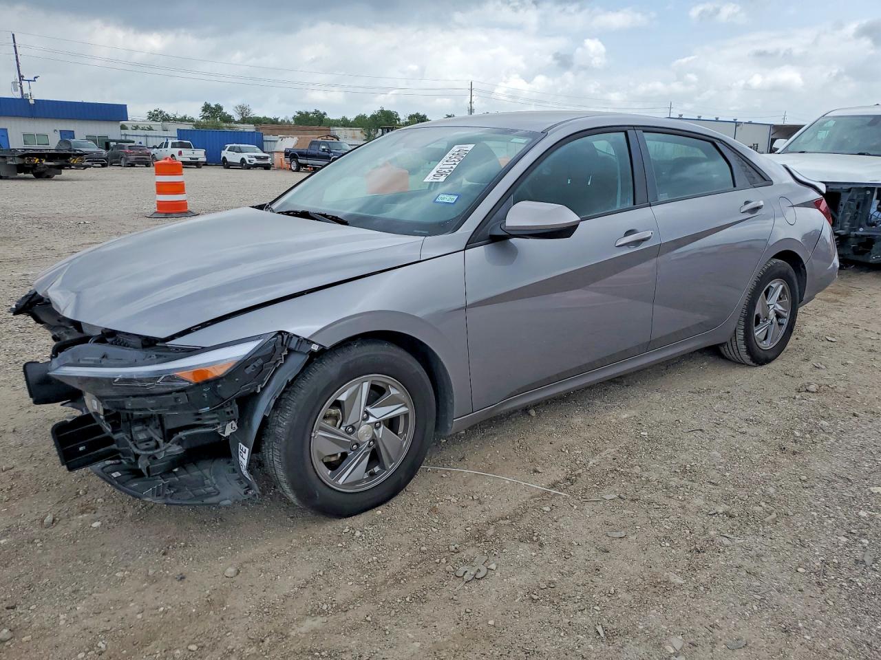 HYUNDAI ELANTRA 2025
