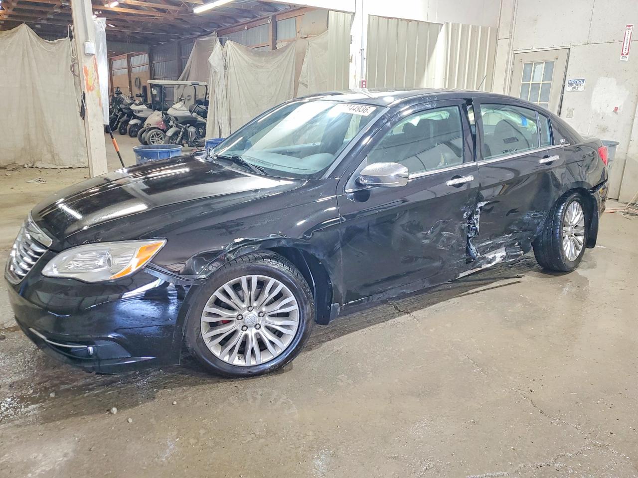 CHRYSLER 200 2011