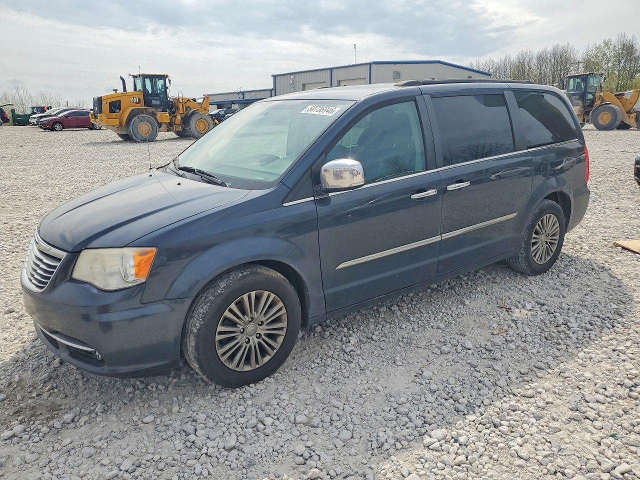 CHRYSLER TOWN & COUNTRY 2014