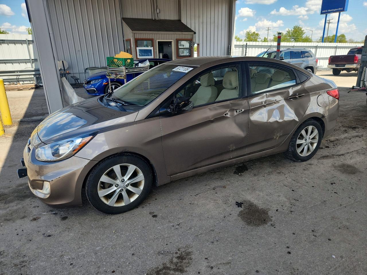 HYUNDAI ACCENT 2013
