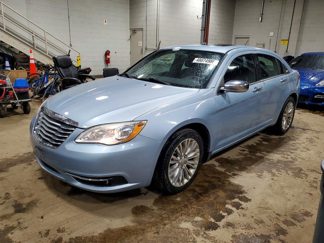 CHRYSLER 200 2012