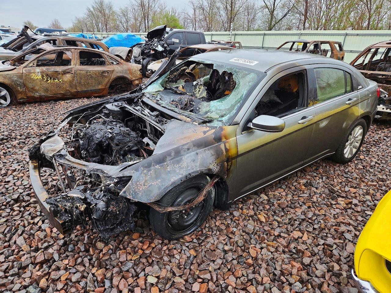 CHRYSLER 200 2013