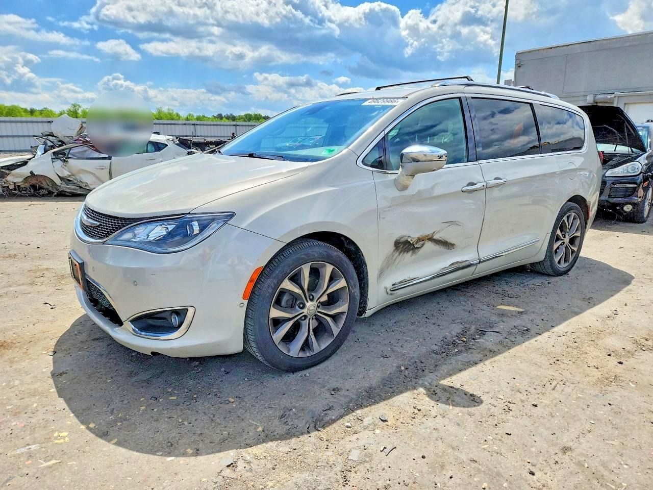 CHRYSLER PACIFICA 2017