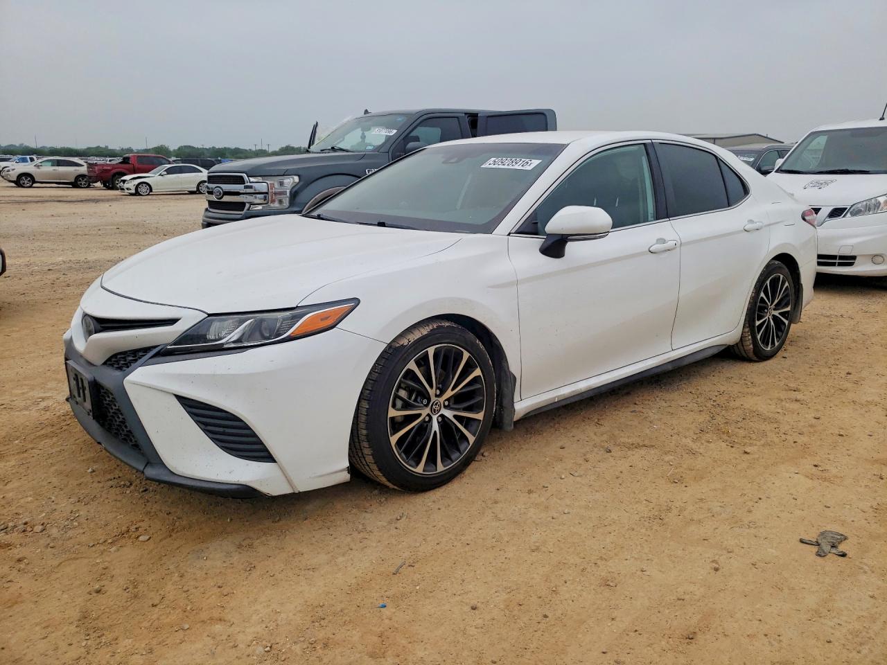 TOYOTA CAMRY 2020