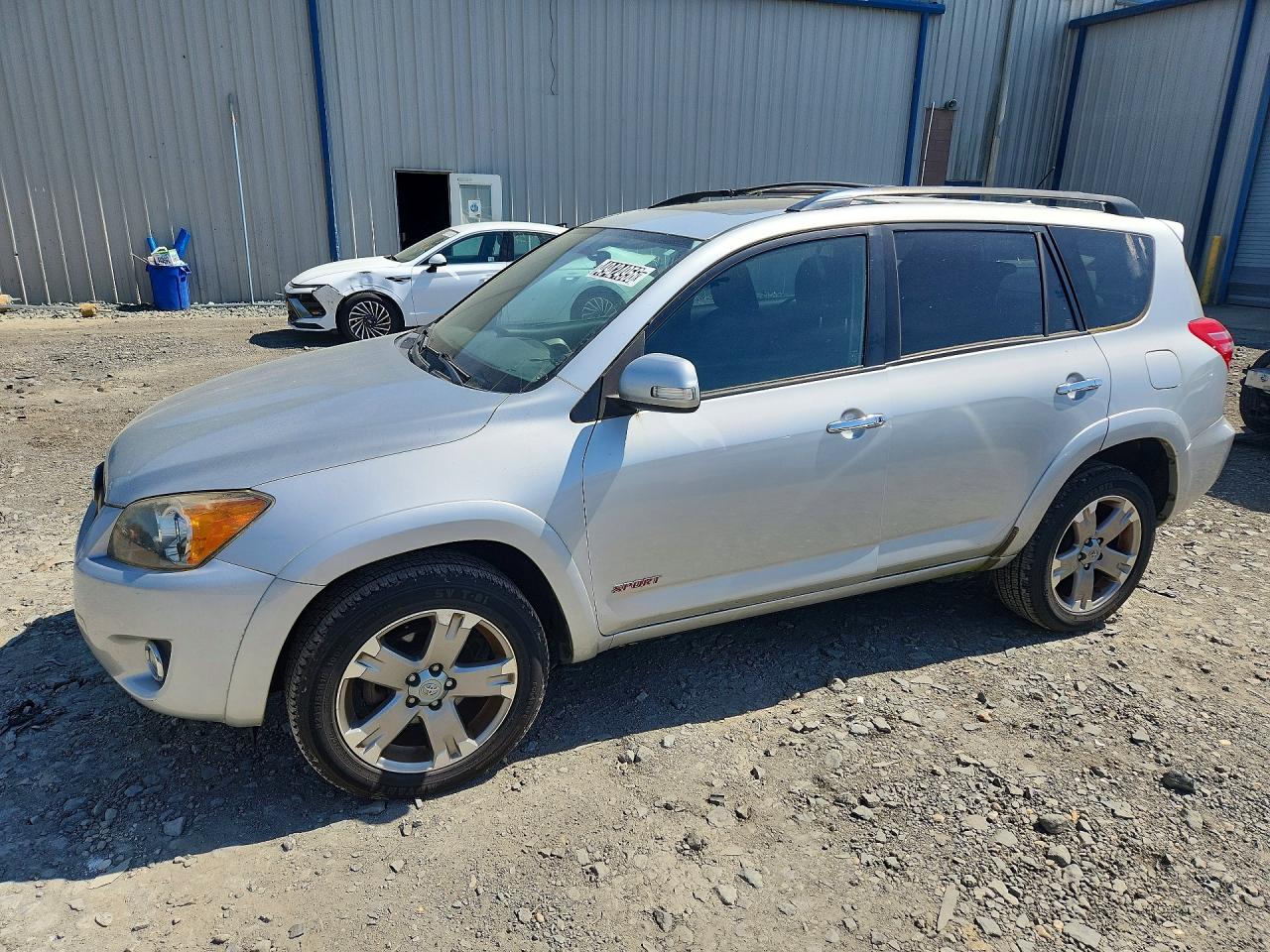 TOYOTA RAV4 2011