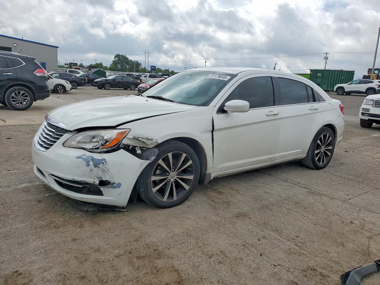 CHRYSLER 200 2013