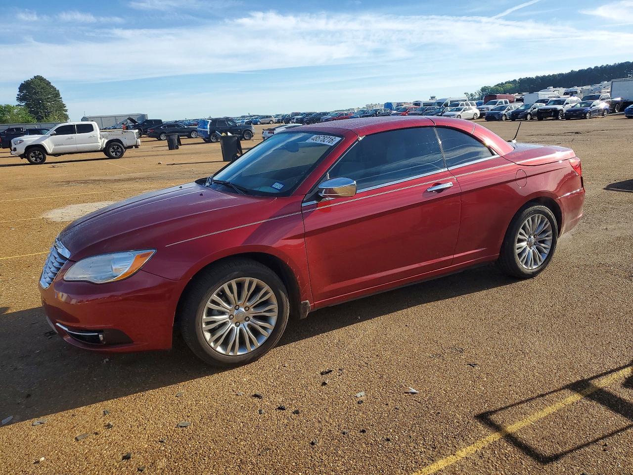 CHRYSLER 200 2013
