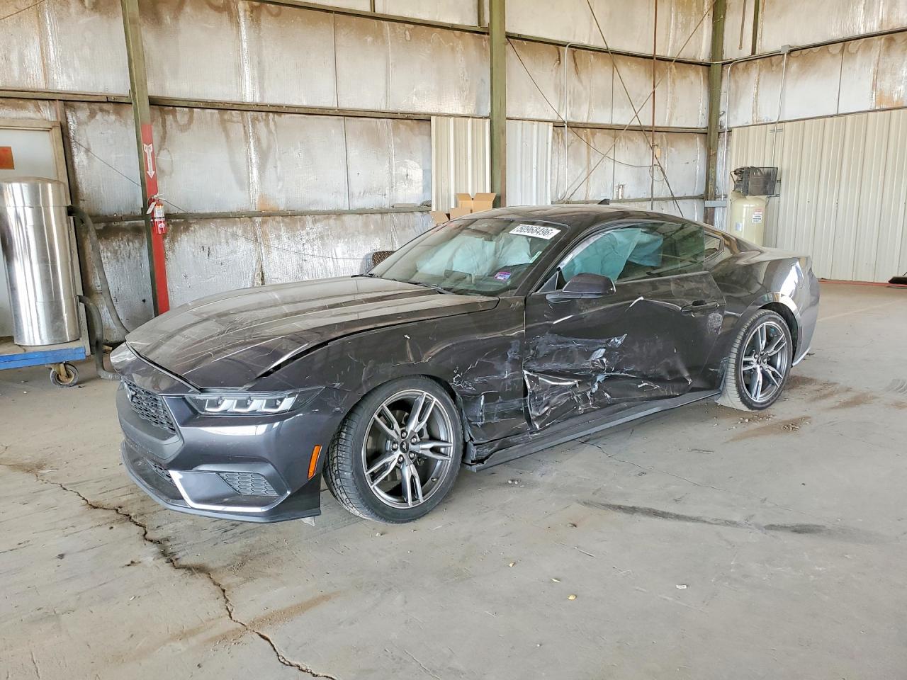 FORD MUSTANG 2024