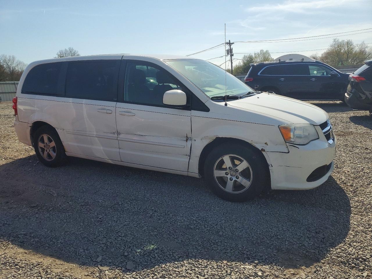 DODGE GRAND CARAVAN 2011