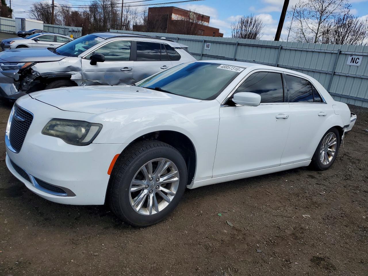 CHRYSLER 300 2017