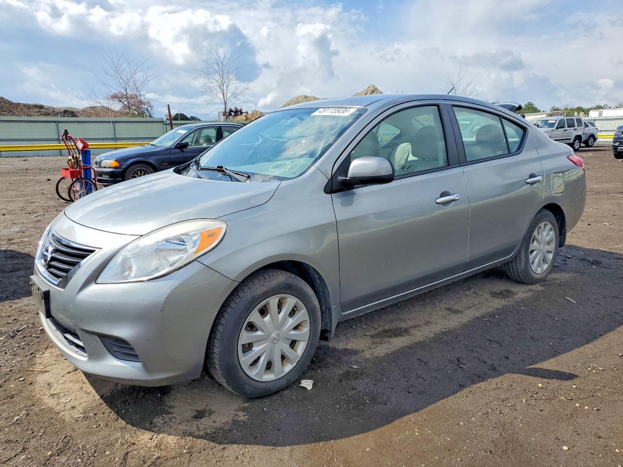 NISSAN VERSA 2012