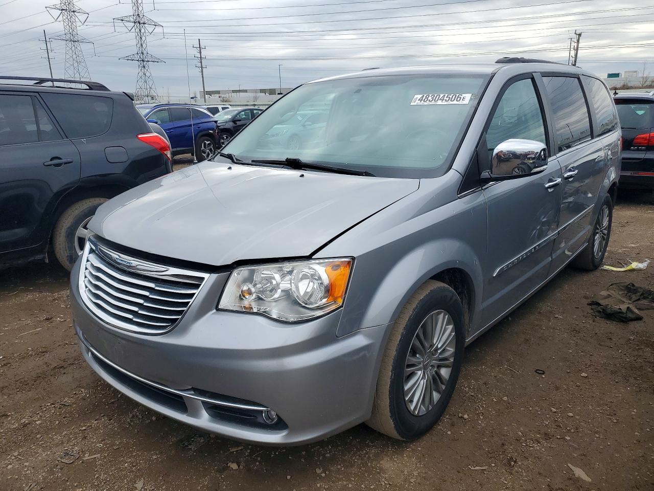 CHRYSLER TOWN & COUNTRY 2016
