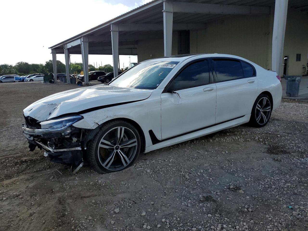 BMW 750 2017