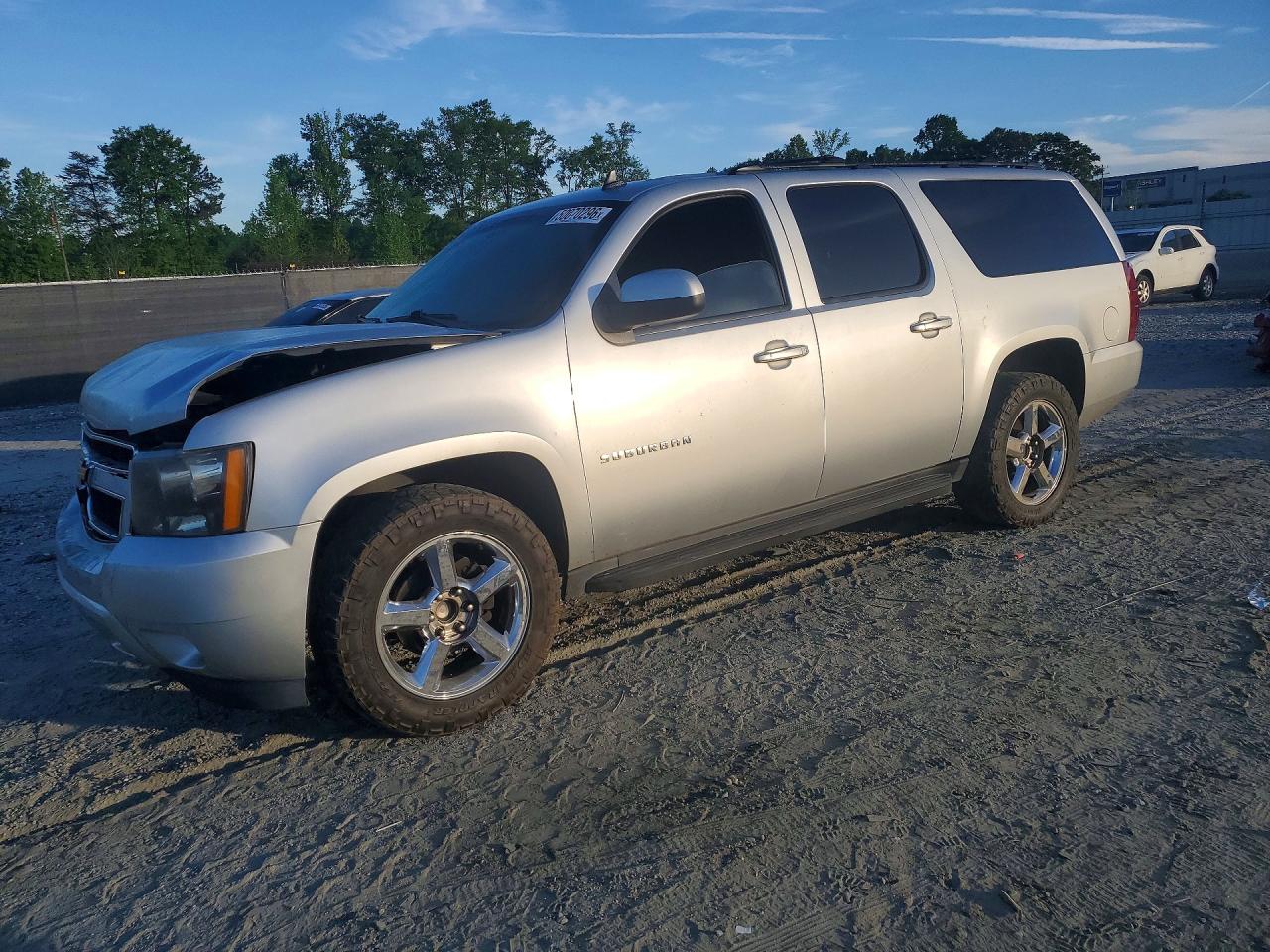 CHEVROLET SUBURBAN 2013