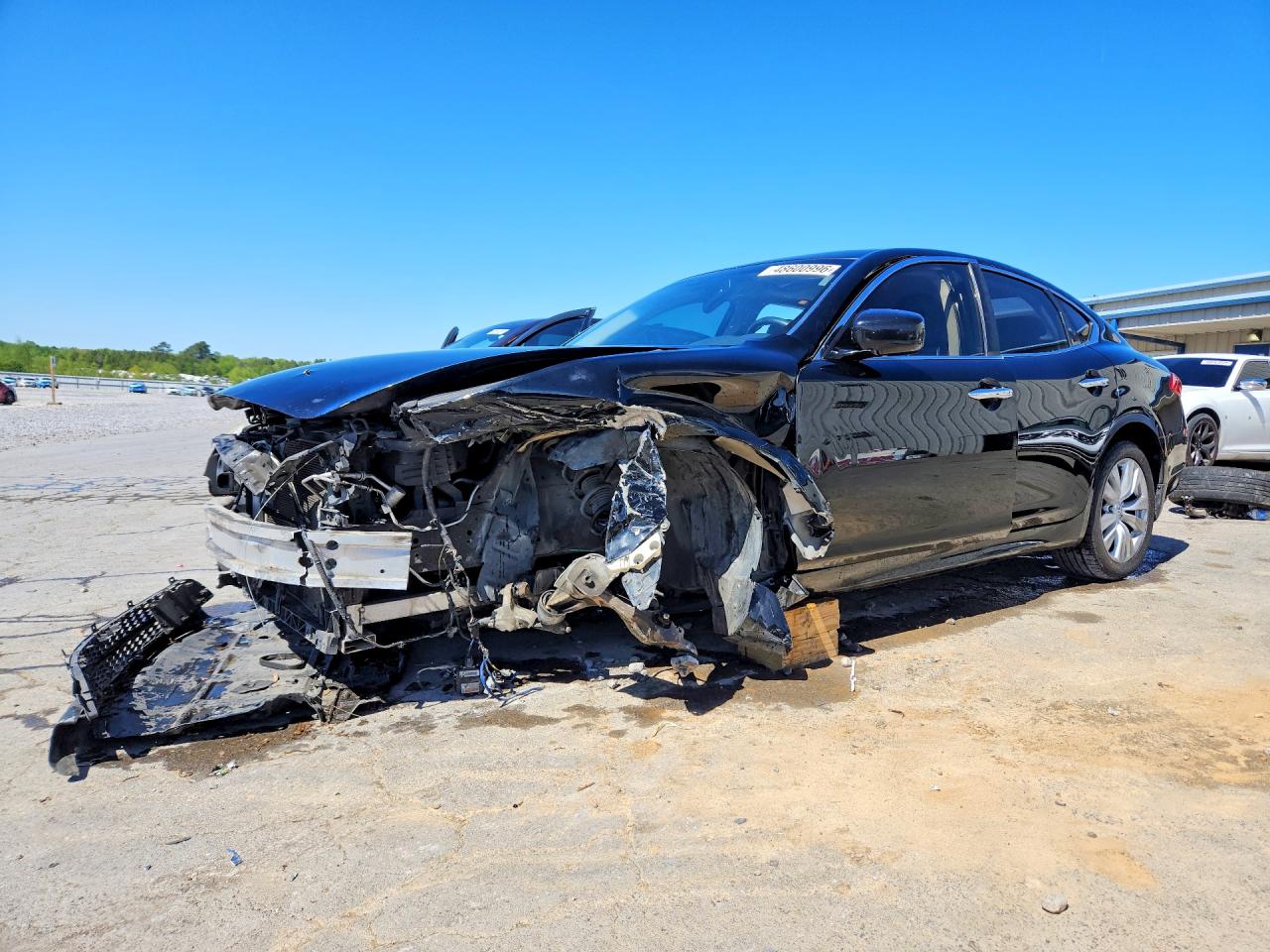 INFINITI M37 2011